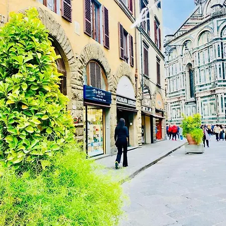 Apartment La Mandorla Apartments In Piazza Del Duomo Florence