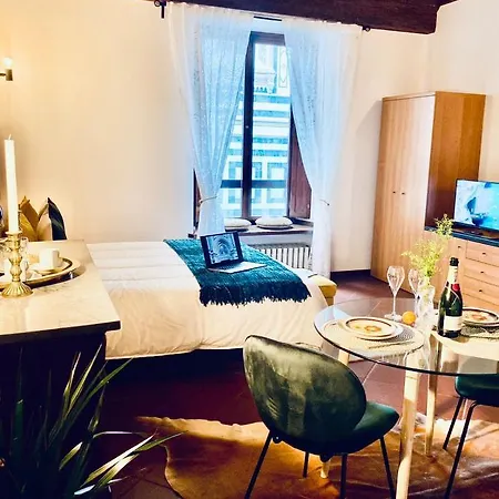 La Mandorla Apartments In Piazza Del Duomo Florence