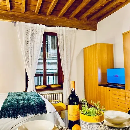 La Mandorla Apartments In Piazza Del Duomo Apartment *